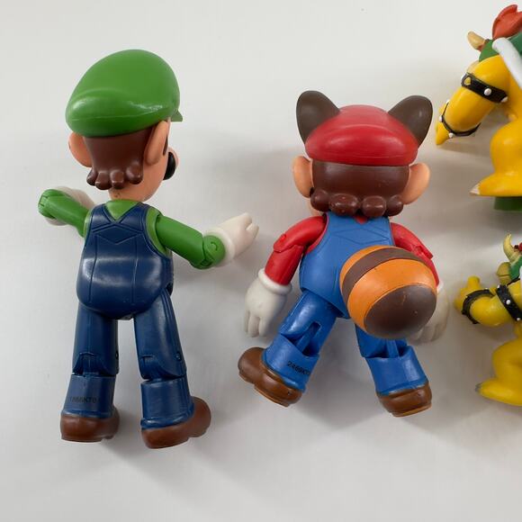 Super Mario Bros  5 Figure Set – Luigi, Mario,  2 Bowser & Penguin Mario - Picture 6 of 10